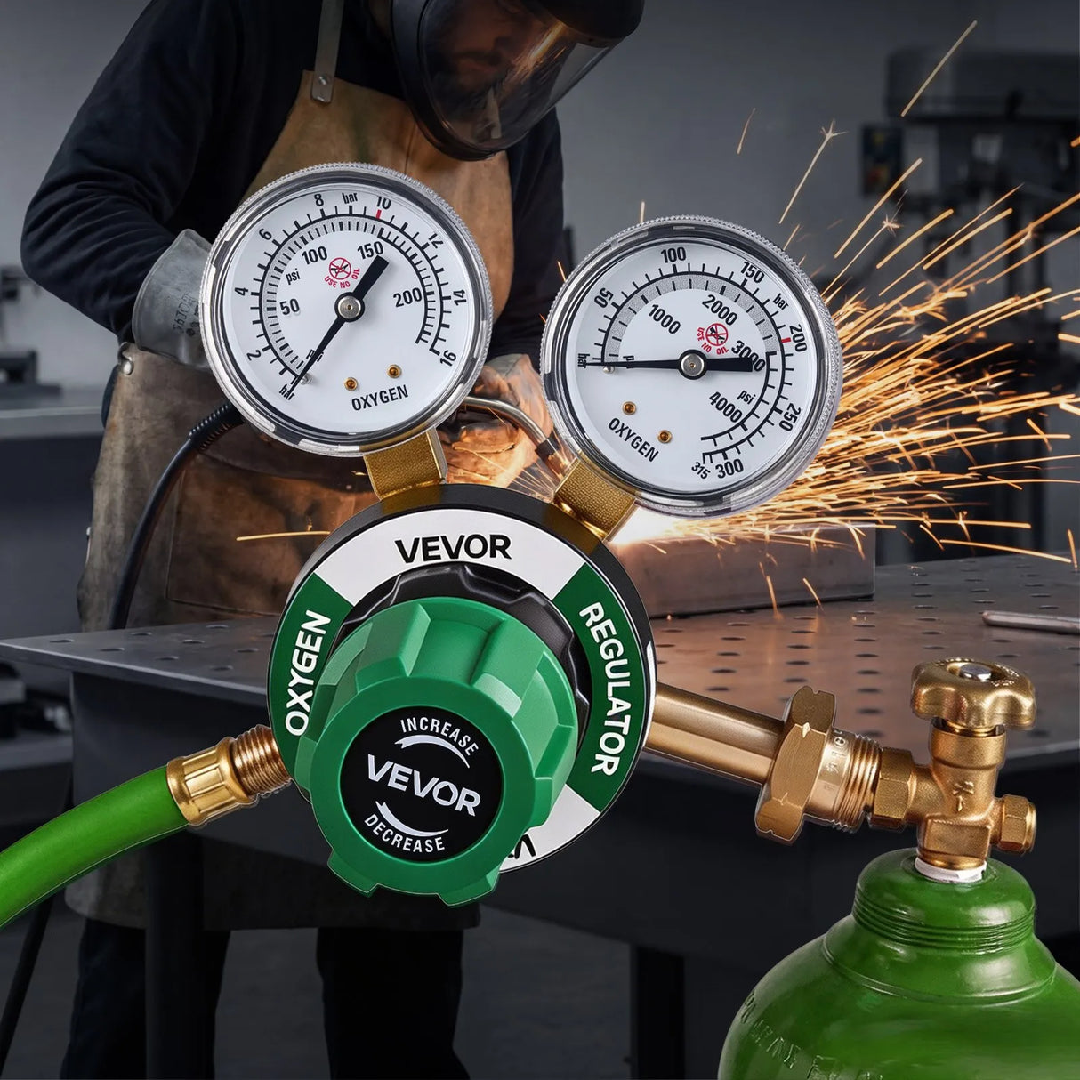 VEVOR Oxygen Regulator, 0–4000 PSI Gas Pressure Regulator with Dual Gauges, CGA-540 Inlet & 9/16"-18 RH Outlet for Welding & Cutting